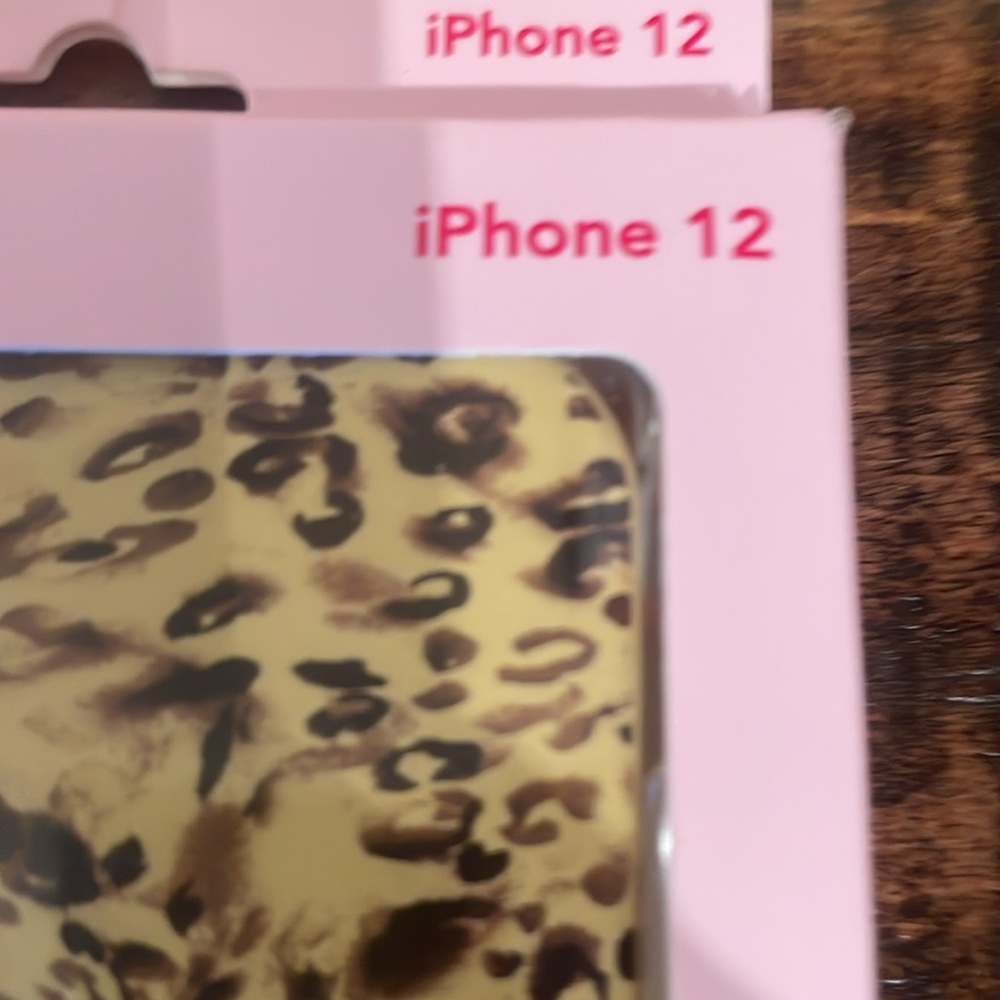 NWT Juicy Couture Wild Animal Print iPhone 12 Case - Picture 3 of 4